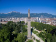 La tour Perret, symbole de Grenoble, s'offre une ...