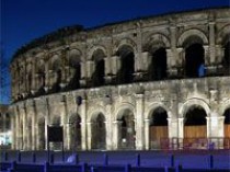 Les arènes de Nîmes s'illuminent (diaporama)