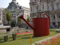 Le parvis de l'Hôtel de Ville de Paris se fait ...