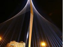 Jérusalem inaugure un pont en forme de harpe