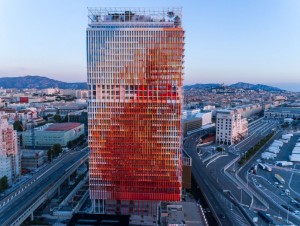 Tour Marseillaise, un drapeau dans le ciel phocéen