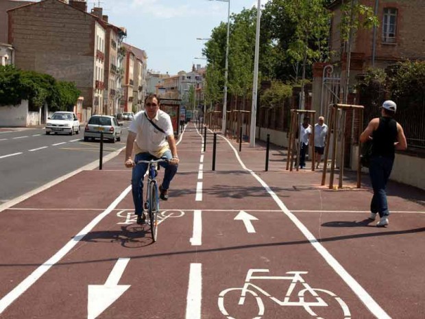 Espace pour les vélos et les piétons