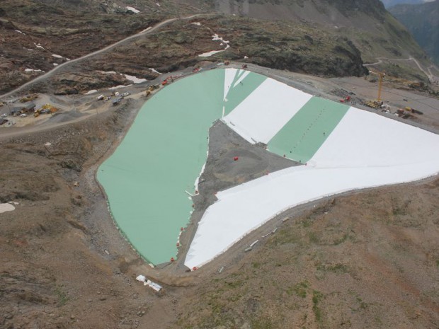 Chantier de la retenue d'altitude de l'Herpie à l'Alpe d'Huez 