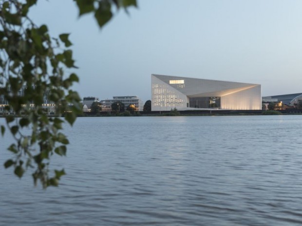 La Méca vue depuis l'autre rive de la Garonne