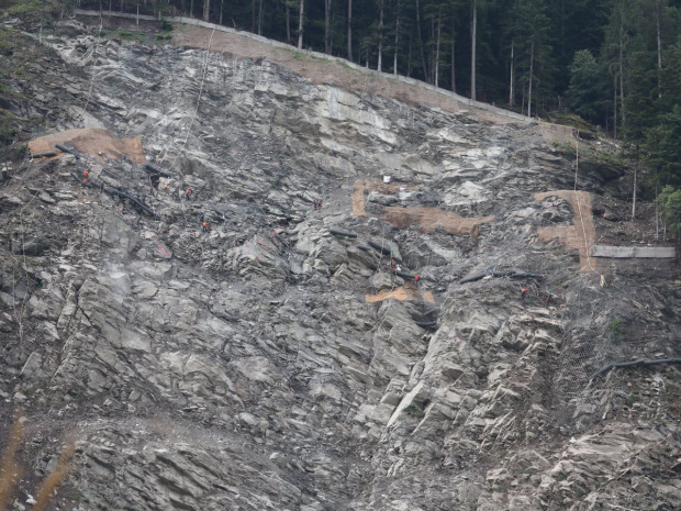 Travaux de sécurisation de la falaise de La Praz