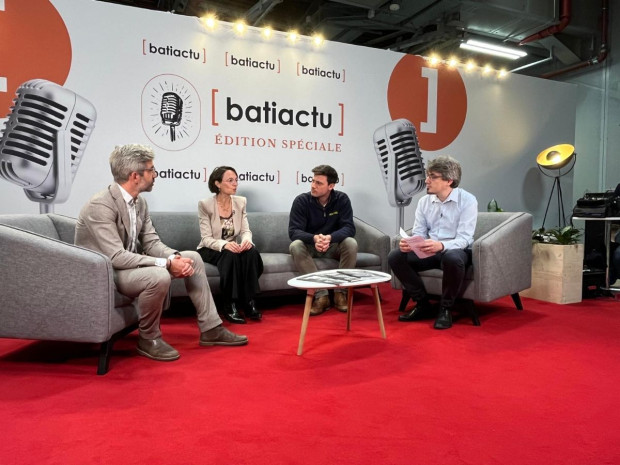 Table ronde "Rénovation globale" à l'édition spéciale de Batiactu, sur Batimat 2024.