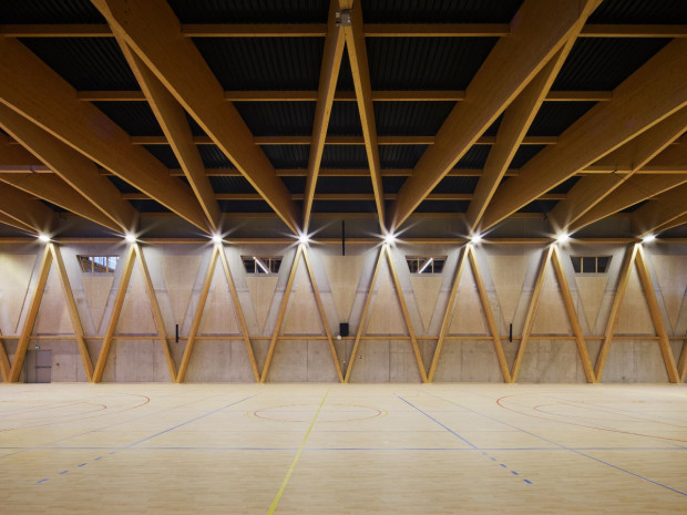 Intérieur halle des sports de Nimes