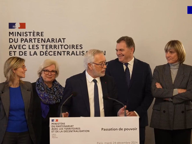 Passation de pouvoir, 24 décembre 2024, à François Rebsamen.