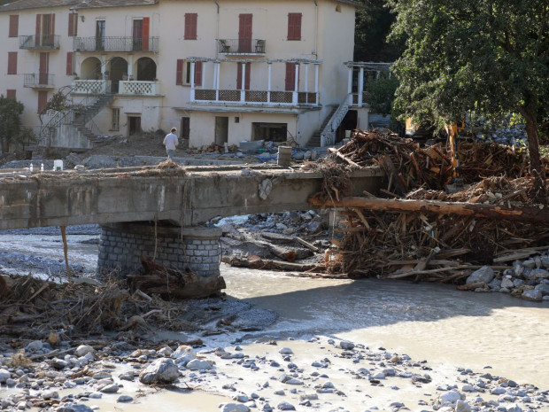 Pont sur la Roya endommagé après le passage de la tempête Alex, en octobre 2020.