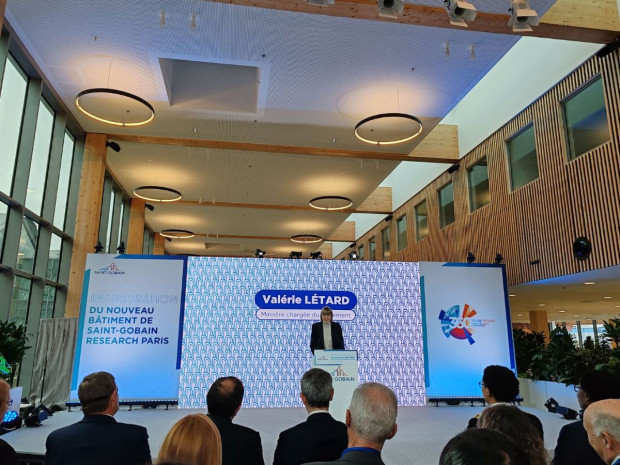 Valérie Létard, le 30 janvier 2025, à l'inauguration de l'extension de Saint-Gobain Research Paris.