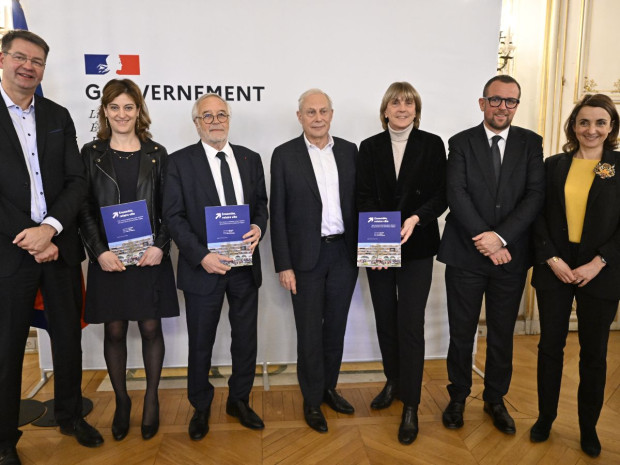 Remise rapport Refaire la Ville 